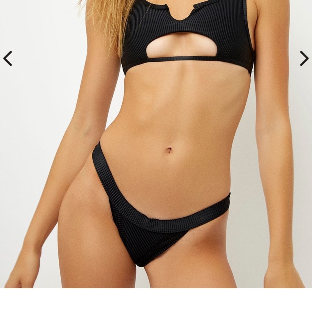 COPY - Frankies Cole bikini top